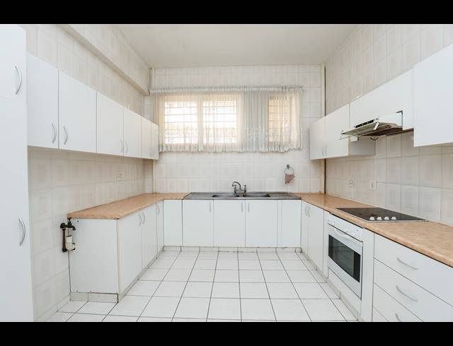 2.5 BEDROOM APARTMENT RENTED IN NORTH BEACH